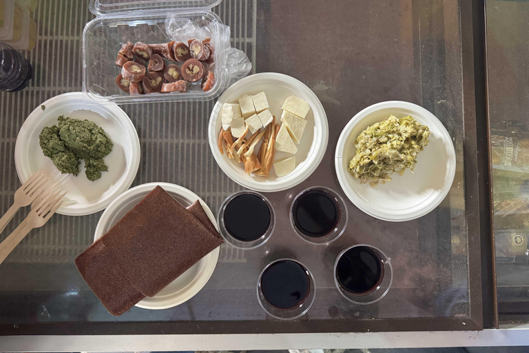 Tbilisi: Khinkali Kitchens Food Tour with 12+ Tastings