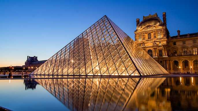 París: Acceso Reservado al Louvre y Crucero en Barco