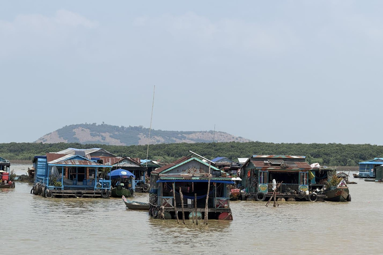 Siem Reap: Tonle Sap Lake & Floating Village Tour Tour in a Tuk Tuk