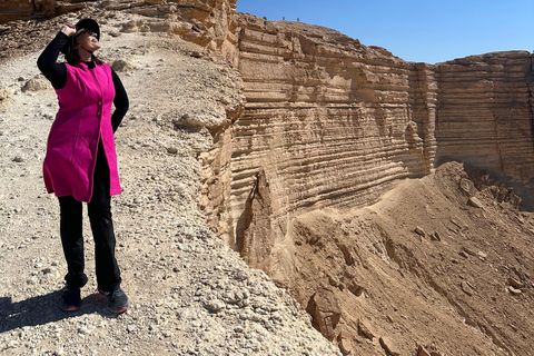 Riyadh: Edge of the World Sunset Tour with Snacks Edge of the world with sunset and stars