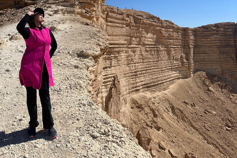 Riyadh: Edge of the World Sunset Tour with Snacks Edge of the world with sunset and stars