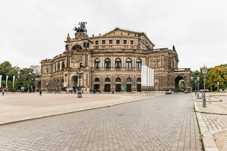 Dresde : billet avec visite guidée de 45 min du SemperoperVisite du Semperoper de Dresde en allemand