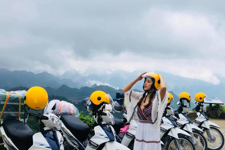 Tour in moto di Ha Giang di 3 giorni da Sa Pa con autistaAtterraggio a Ninh Binh