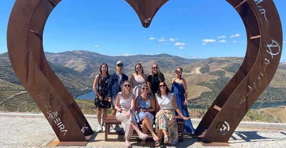 Porto: Douro-Tal Weintour mit einem Sommelier & Bootsfahrt