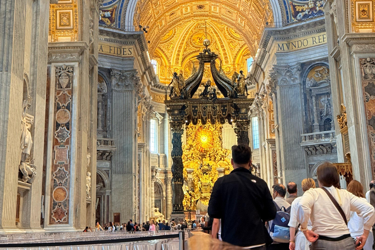Vatican : visite de la Porte Sainte, de la basilique Saint-Pierre et des tombes papalesTour de France
