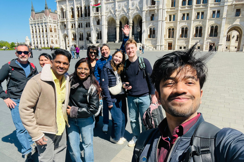 Budapest Highlights Walking Tour: Parliament to Buda Castle