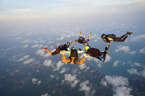 From Bangkok: Pattaya Dropzone Skydive Ocean Views Thailand Economy Package