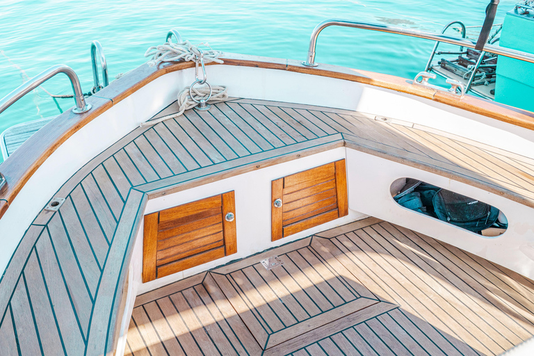 Boat trips with Ocirne in the Bay of Naxos and Isola Bella Day trips by boat with Ocirne in the Bay of Naxos and Isola Bella