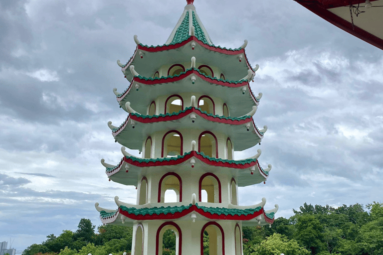 Cebu City: Heritage and Uphill Tour with 10,000 Roses