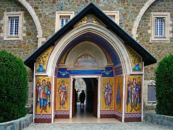 Limassol: Troodos, Kykkos Monastery, Omodos and Winery Tour