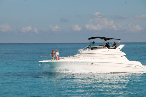 Un yacht privé exclusif à Cancun pour naviguer dans les CaraïbesExcursion exclusive de 4 heures en yacht privé à Cancun