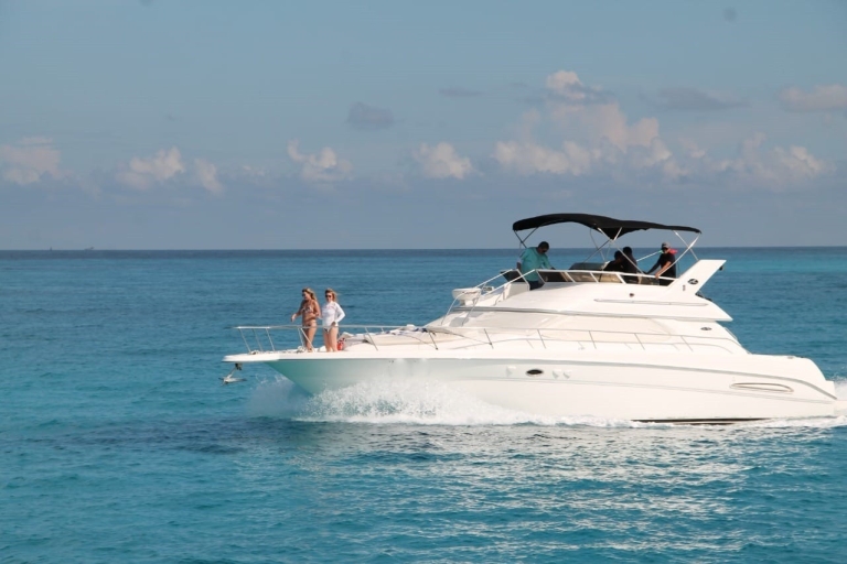 Un yacht privé exclusif à Cancun pour naviguer dans les CaraïbesExcursion exclusive en yacht à Cancun pendant 6 heures