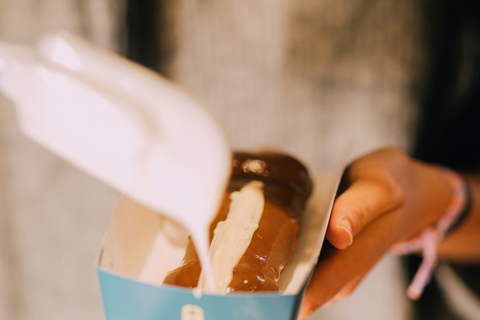 Bucharest: Naughty Waffle Workshop with Drink and Souvenir