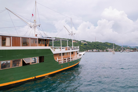 Komodo Dragon Expedition: 3D2N Private/Open Trip Liveaboard 3D2N Open Trip Private Room