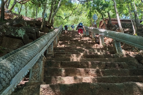 Excursión Privada de 2 Días a Battambang y Tren del Bambú
