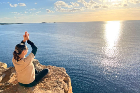 Lanzarote: Yoga classes for relaxtion and inner peace Lanzarote: Private Yoga class for relaxtion and inner peace