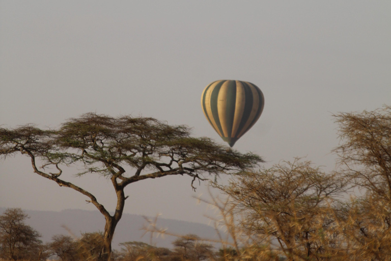 Aventura de acampamento particular de 4 dias no Serengeti