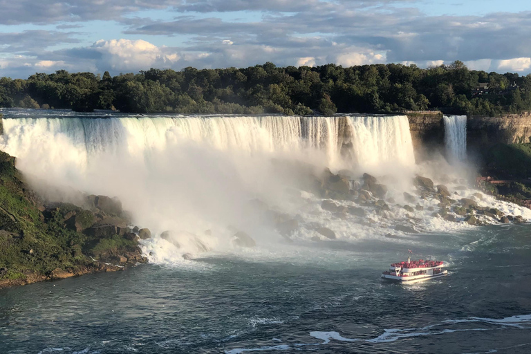 Cataratas do Niágara: Tour c/ Torre, Viagem e Cruzeiro de BarcoEpic Niagara Falls Tour c/ Torre, Viagem e Cruzeiro de Barco