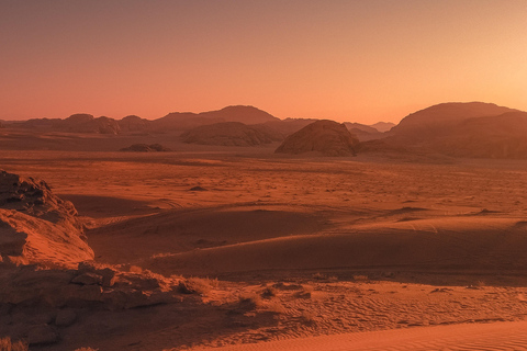 Wadi Rum: Private 2-day photography tour stargazing and jeep