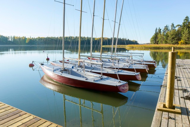 Visit Archipelago tour with Soling sailboat in Turku, Finland