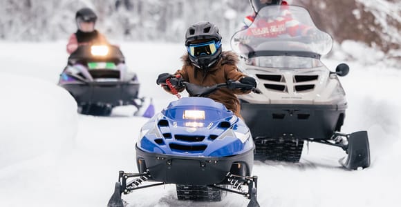 Rovaniemi: Arctic Park Family Snowmobiling on a Closed Trail