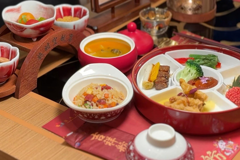 Guangzhou: Jixiang Fang Cruise – A Floating Nanyue Palace Level 1, Front Row VIP-Adult Ticket