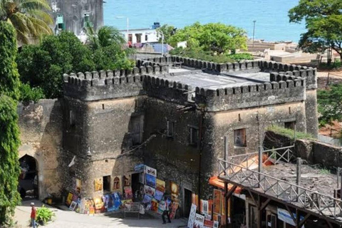 Zanzibar: privat tur till Prison Island, sköldpaddor och Stone TownPrivat rundtur i Stone Town och Prison Island. Ingen transfer