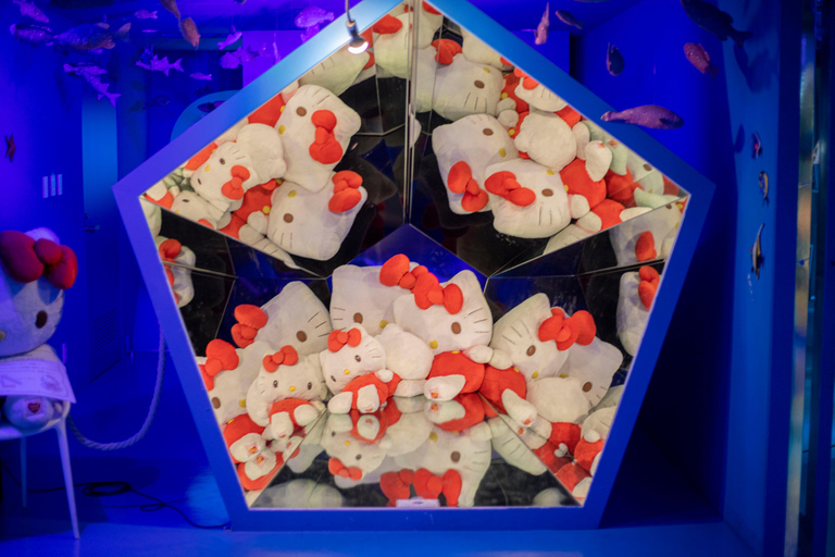 Awaji Hello Kitty Apple Land Admission Ticket