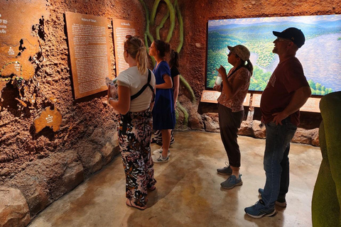 Chiang Rai:Guided Highlights Full-Day Tour-FREE LUNCH BUFFET Experience the Wonders of Chiang Rai with Free Thai Buffet