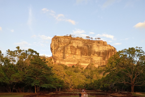 From Colombo: Day Trip Sigiriya, Dambulla & Kandalama Lake From Colombo: Day Trip Sigiriya, Dambulla - All Inclusive