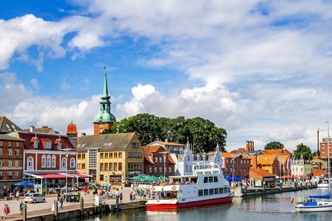 Flensburg: Ontspannen wandelen in historische oude binnenstad en haven