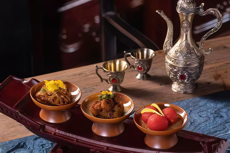 Guangzhou: Silk Road Show with Dinner & Costume Rental SVIP Seat Only Meal