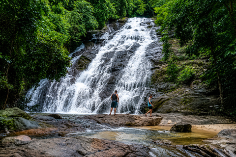 Chiang Mai: Bamboo Rafting, Waterfall & Temple Tour