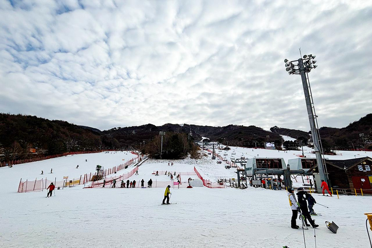Busan: Muju Winter Hiking & Scenic Resort Day Trip C. Ski & Board Tour (Equipment Only) 7years▲