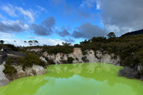 FRÅN ROTORUA: WAI-O-TAPU GEOTERMISKT UNDERLAND HALVDAGSUTFLYKT