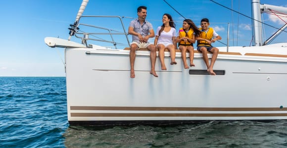 Cancun: Isla Mujeres All-Inclusive Catamaran with pick-up