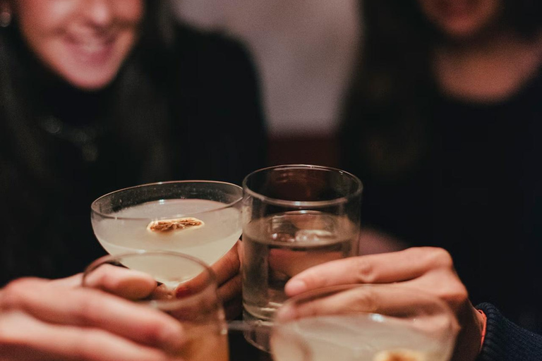 Bogotá: tour serale di Chapinero con cocktailBogotá: tour serale a Chapinero con cocktail