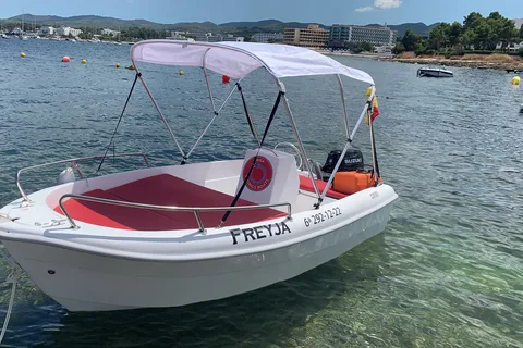 Explore Ibiza's Hidden Coves: No-License Boat Rental