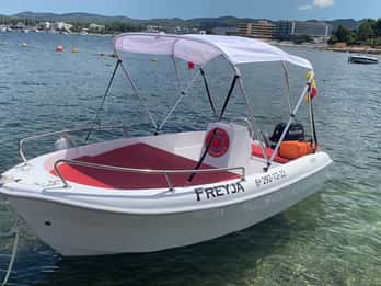 Explorez les criques cachées d'Ibiza : Location de bateaux sans permis