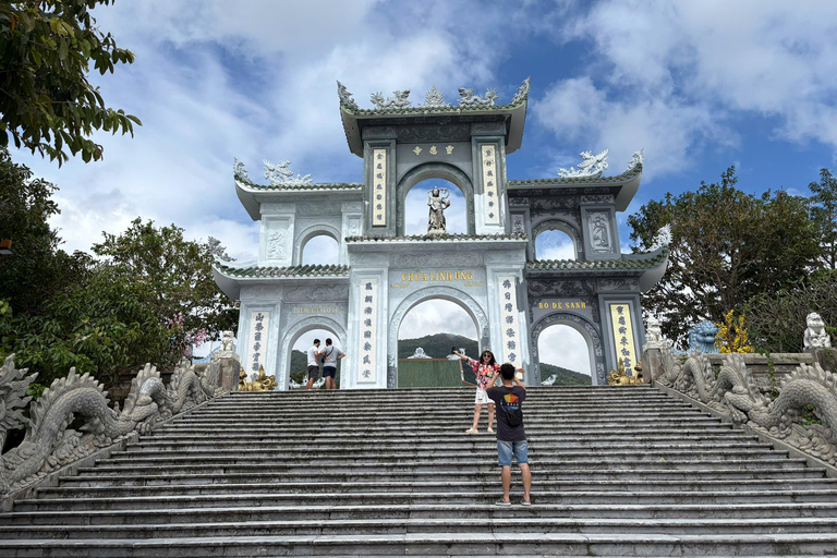 Hoi An: Privat transfer till Hue med fantastiska stoppHoi An: Privat överföring till Hue går rakt utan stopp