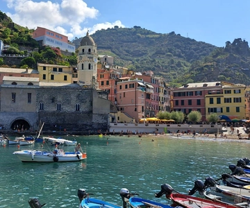 Vernazza: Cinque Terre -risteily auringonlaskun aperitiivi-vaihtoehdolla