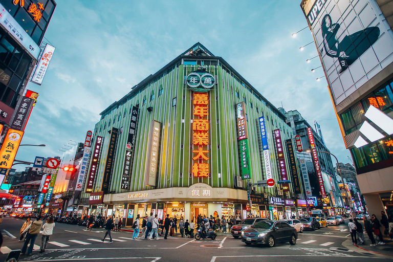 Taipei Tastes Food Tour with 12+ Tastings