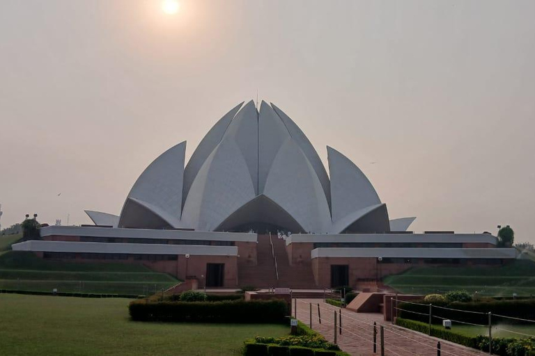 Delhi: Lotus and Akshardham Temples, Lodhi Garden and more Lotus and Akshardham Temples, Lodhi Garden and Humayun Tomb