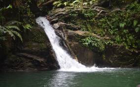 Trinidad: Rio Seco Waterfall
