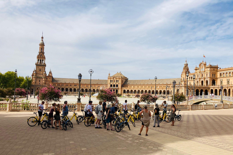 Sevilla: 2,5 uur privérondleiding door de stad per fietsSevilla: 2,5 uur privé stadstour per fiets