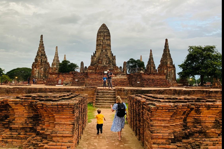 Barco al Atardecer en Ayutthaya y Templos de la UNESCO: Multilingüe.Tour privado en francés