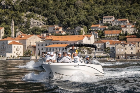Z Kotoru: jednodniowa wycieczka łodzią do Błękitnej Jaskini i Zatoki KotorskiejPrywatna wycieczka