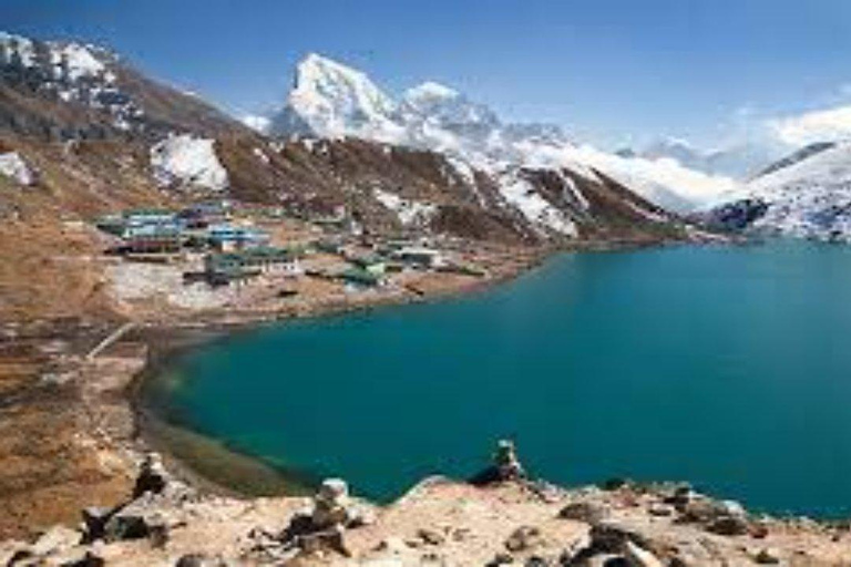 Von Lukla aus: 10 Tage Gokyo Lake &amp; Ri Trek mit Himalaya-Führer