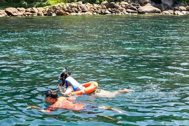 Da Nang: Son Tra Peninsula Cruise with Snorkeling