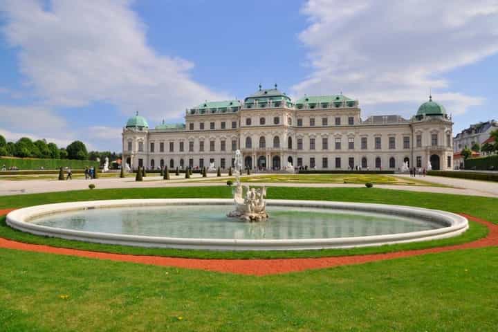 Vienna: Belvedere Palace Skip-the-Line Tour